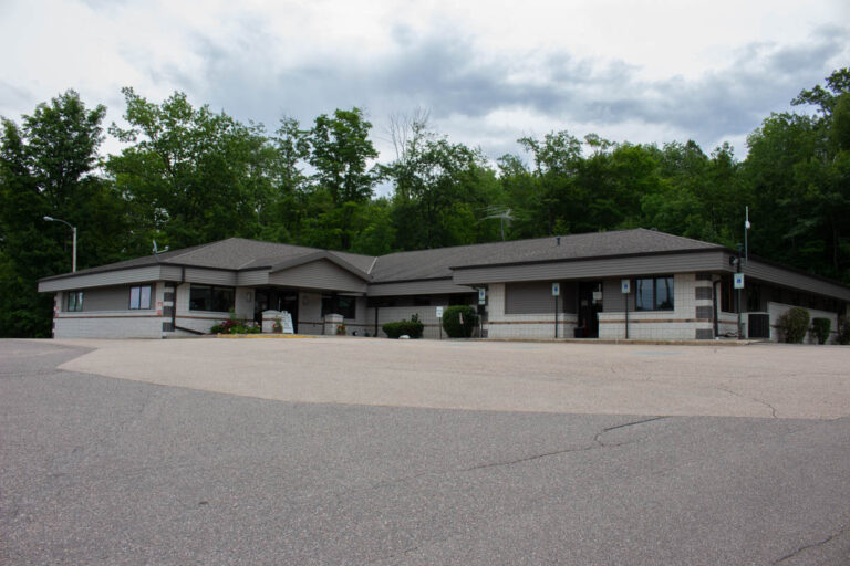 Exterior Lakewood 768x512