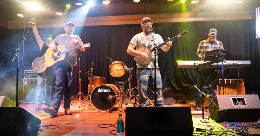 the stray bales 850x445