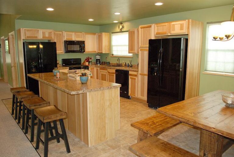 Kitchen1SilverCliffRetreat 768x515