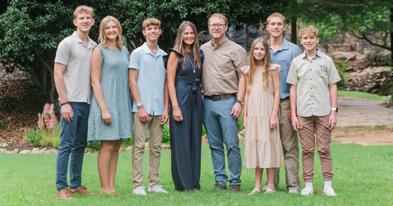 frazor family cropped 1 768x402