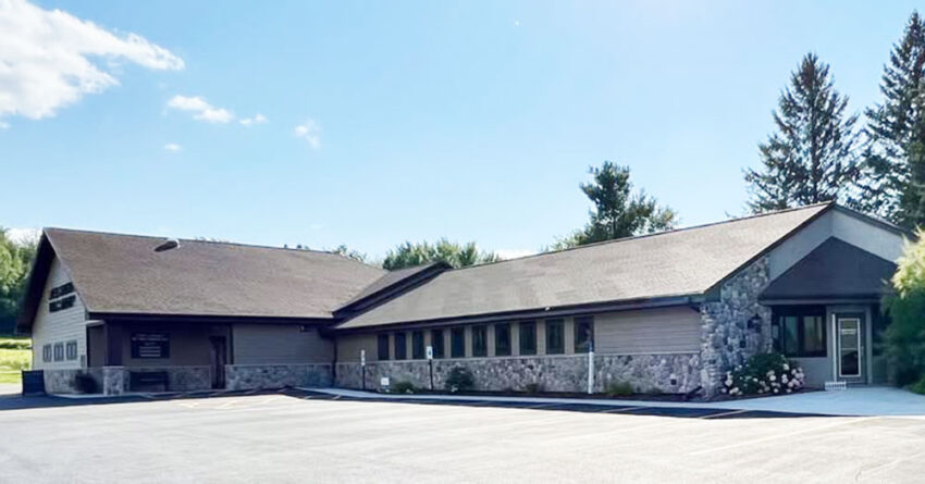 lakes country public library 850x445